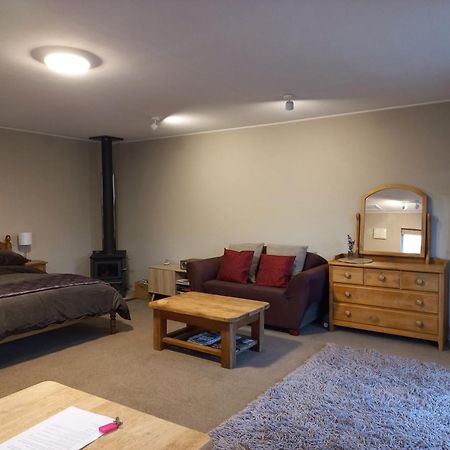 One Bedroom Country Cottage Motueka Bagian luar foto