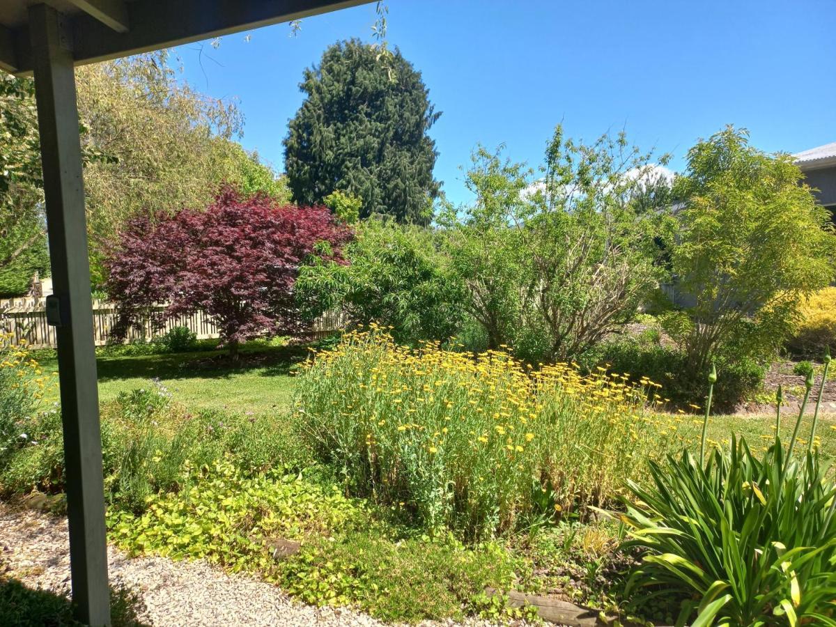 One Bedroom Country Cottage Motueka Bagian luar foto