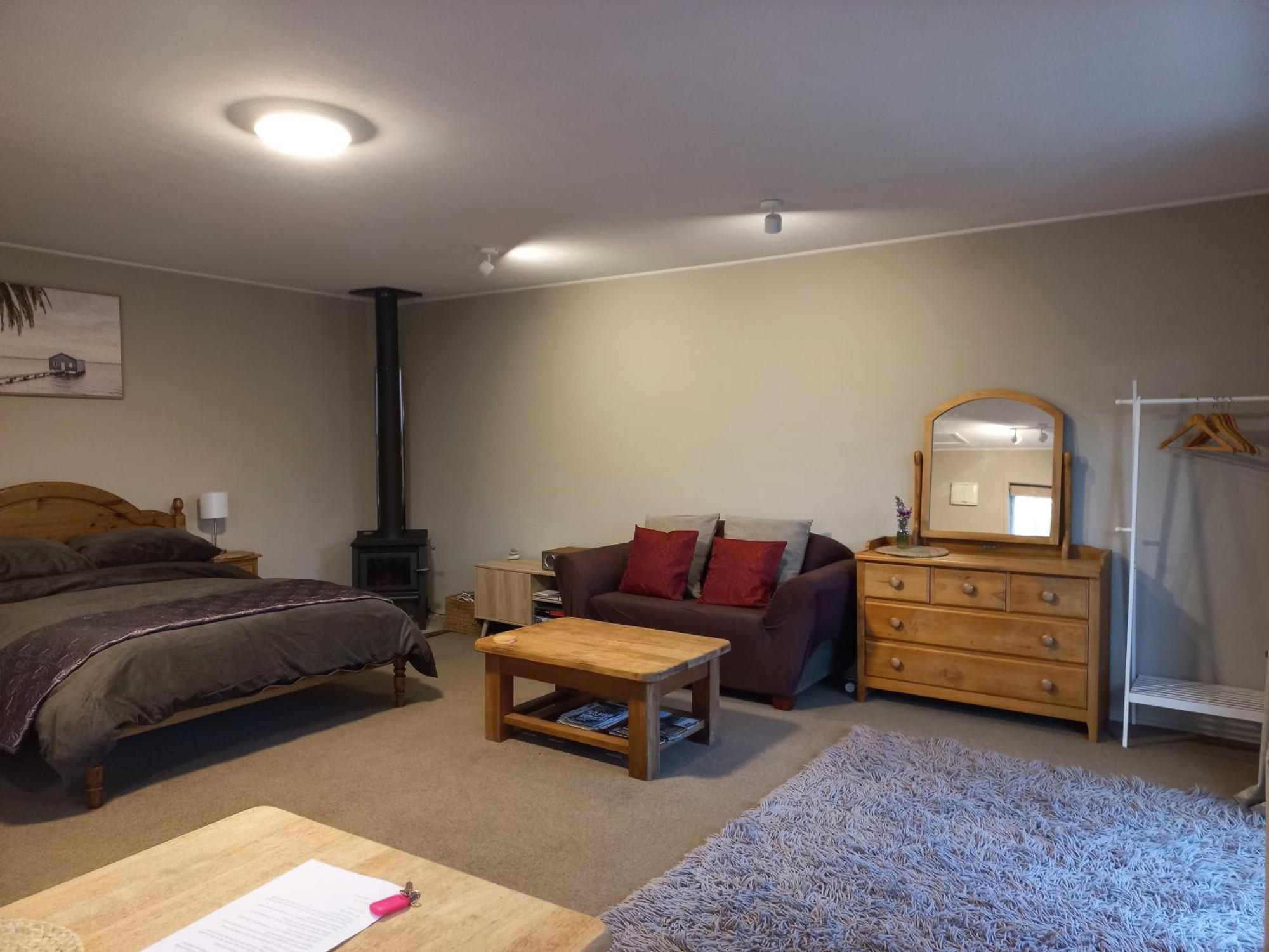 One Bedroom Country Cottage Motueka Bagian luar foto