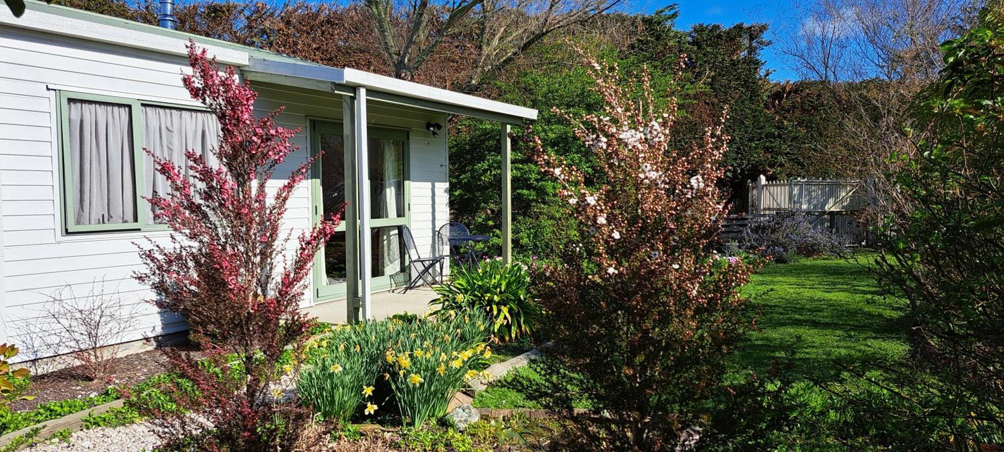 One Bedroom Country Cottage Motueka Bagian luar foto